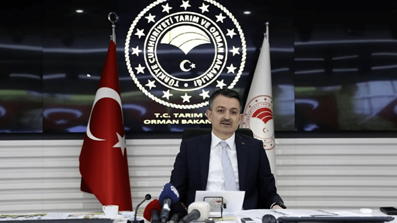 Bakan Pakdemirli'den saat 21.00'de alkış çağrısı! Bugün onların günü...