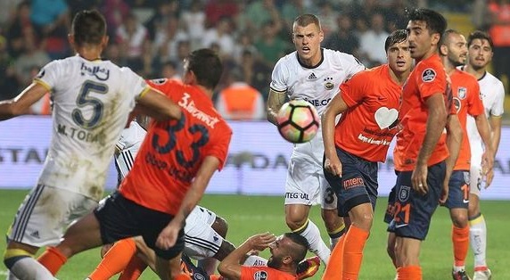 Başakşehir - Fenerbahçe maçı canlı radyo yayını dinle