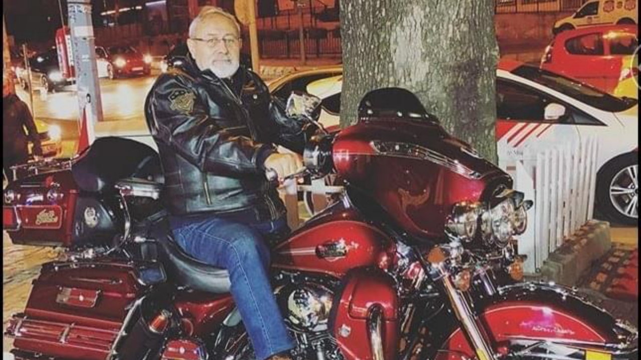 Motosiklet aşığı profesöre veda!