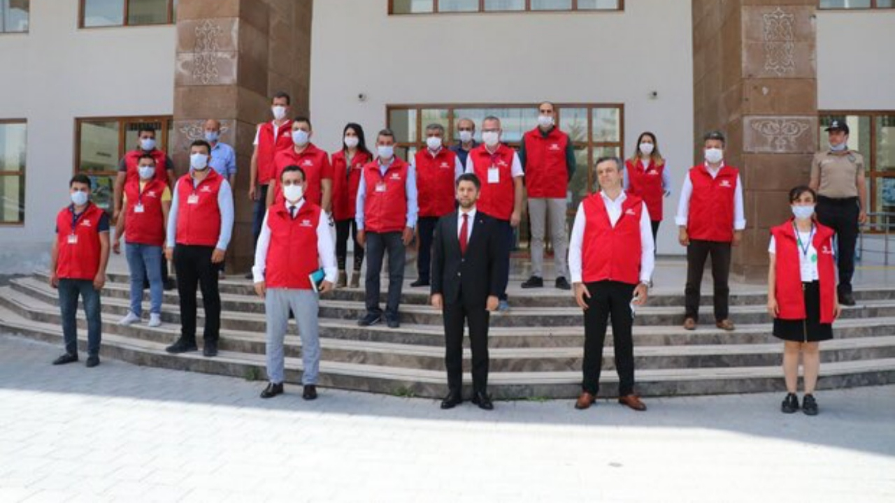 PKK'nın ardından bu kez de CHP'liler Vefa destek ekibine saldırdı! Sosyal medyadan tepki yağdı...