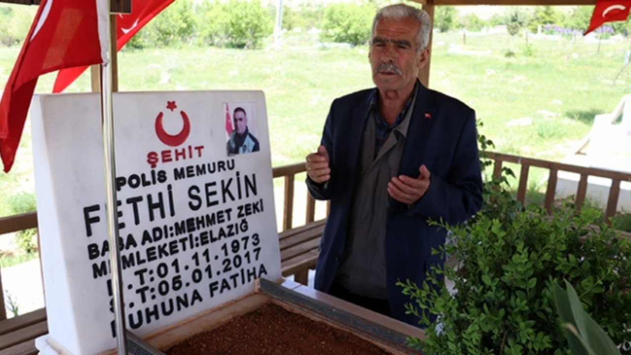 Kalkan kısıtlamada oğlunun mezarına koştu