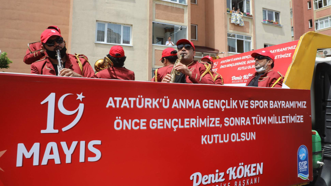 Pandemi sessizliğini Eyüpsultan mahallelerinde bando sesleri bozdu!