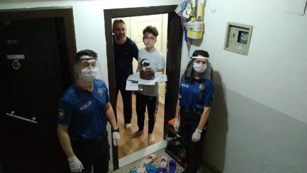 Sosyal medyadan istemişti... Oğluna yaptığı sürprize vali de ortak oldu