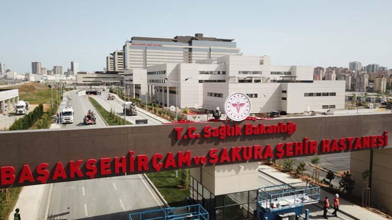 Son dakika... 21 Mayıs'ta açılıyor! Başakşehir Şehir Hastanesi'nin tabelası asıldı...