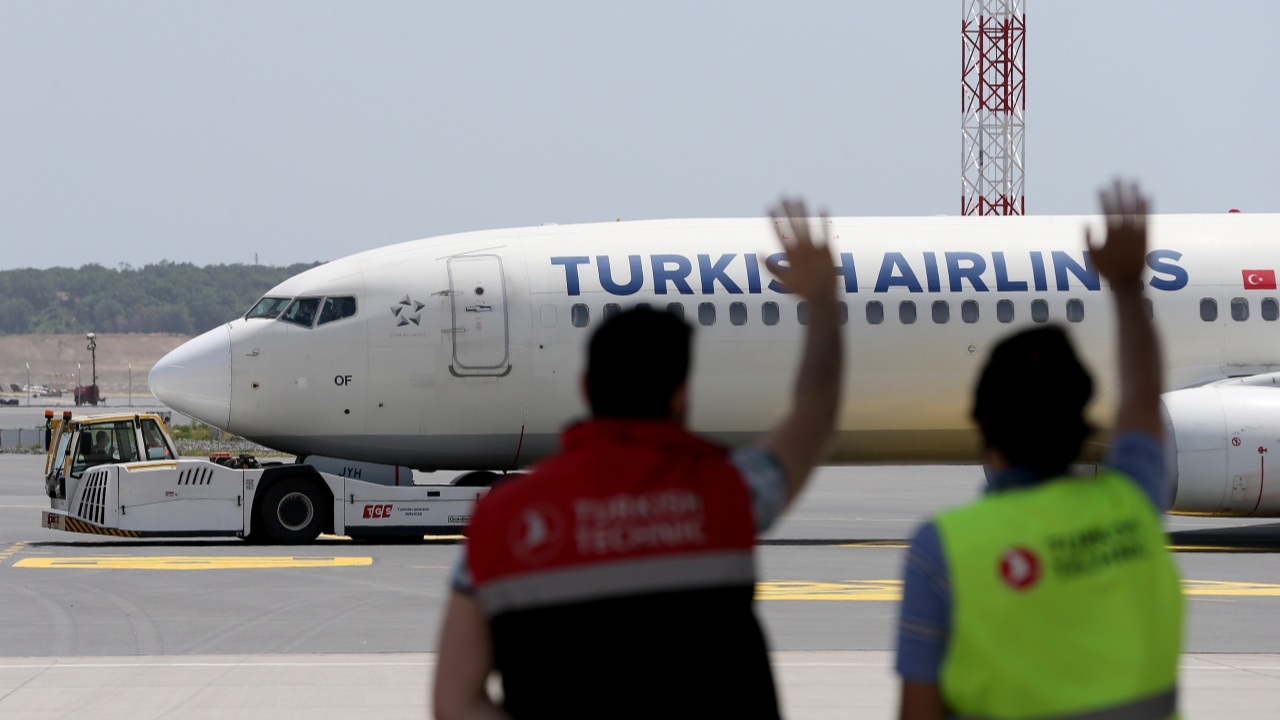 Türk Hava Yolları'ndan tarihi uçuş