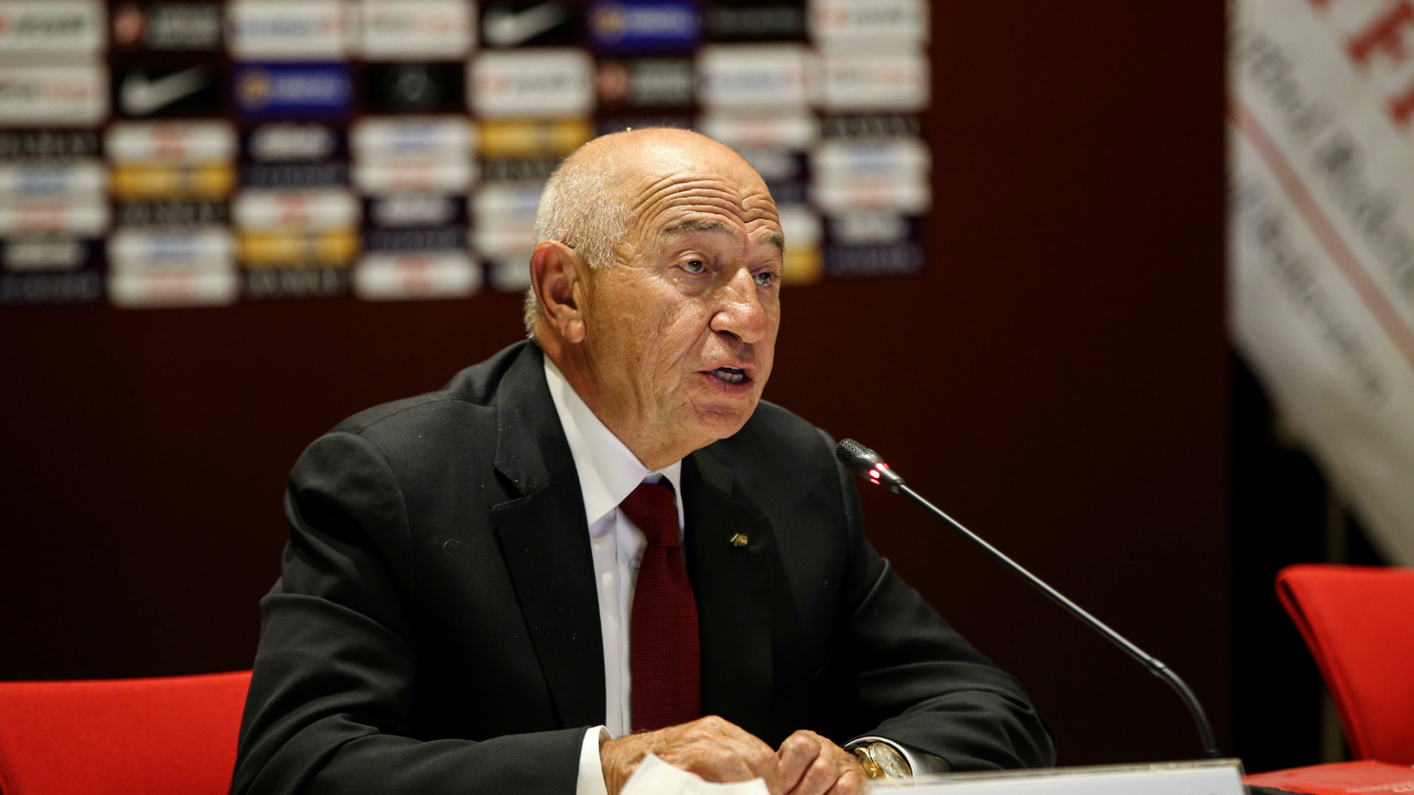 TFF Başkanı Nihat Özdemir: "7 kulüp gelecek sezonun 21 takımla oynanması yönünde talepte bulundu."
