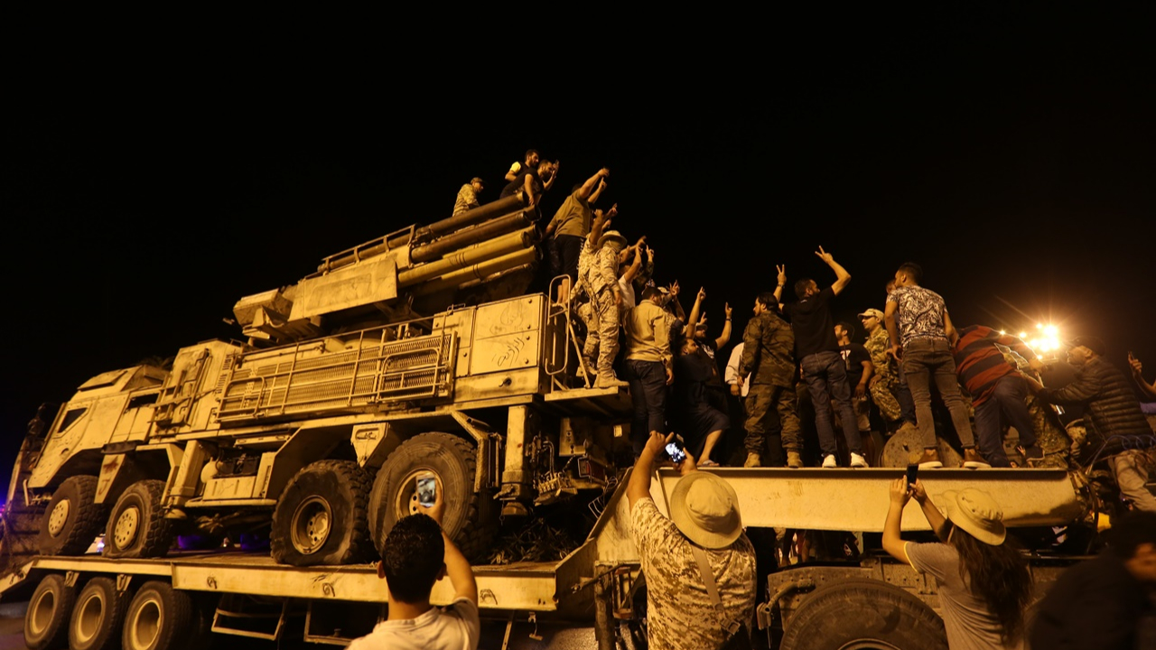 İmha edilen Pantsir'i sergileyip Erdoğan'a selam gönderdiler!