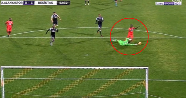 Bu pozisyon Beşiktaşlıları çılgına çevirdi!