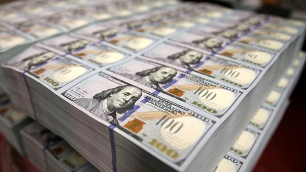 Yol ortasında 1 milyon dolar buldular...