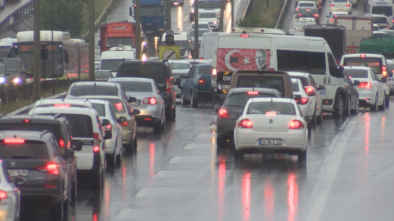 İstanbul çıkışında 65 yaş üstü trafiği!
