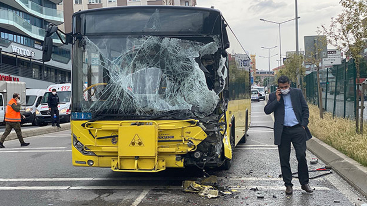 Son dakika... Pendik'te İETT otobüsü sulama aracına çarptı: 7 yaralı