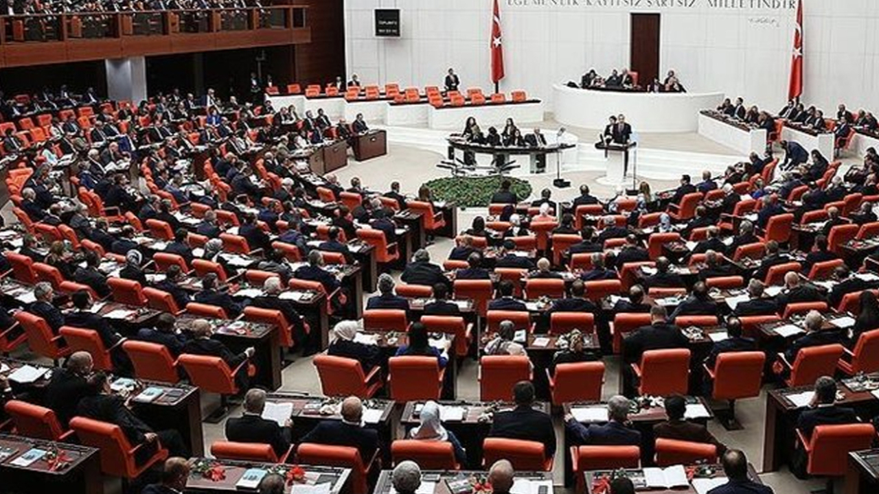Son dakika... Partilerin bayramlaşma programı belli oldu: MHP 4, AK Parti ise 3 parti ile görüşmeyecek