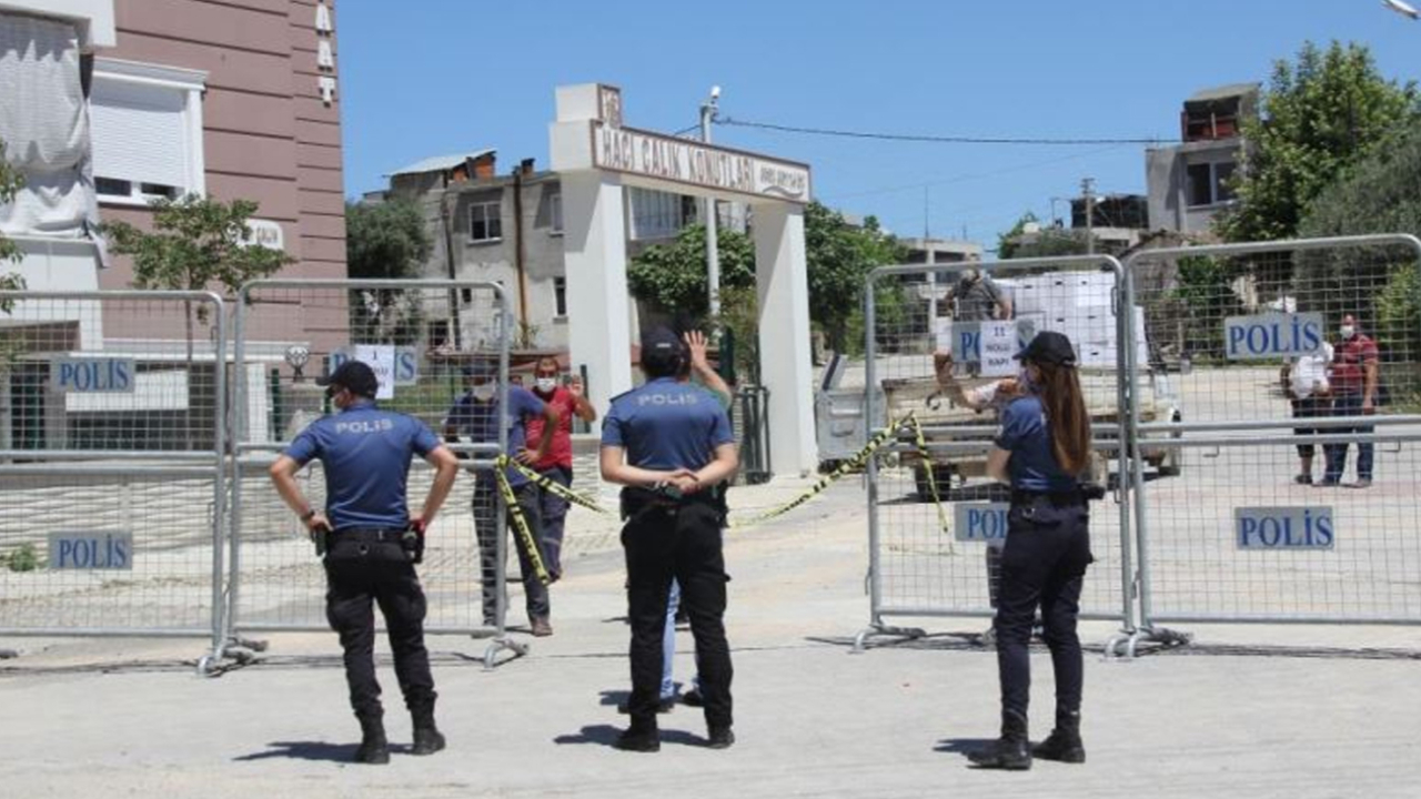 Son dakika... Karantinaya alınan mahallede vaka sayısı giderek artıyor! Polis kuş uçurtmuyor