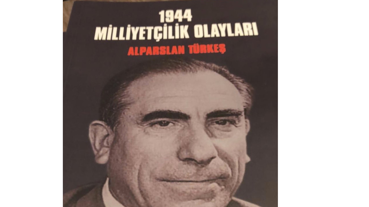 Bahçeli'den ünlü gazeteciye anlamlı hediye