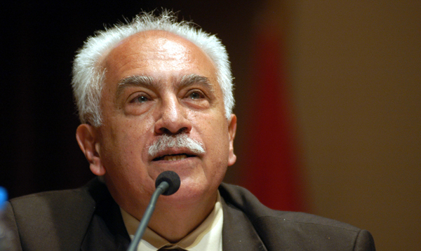 Bahçeli’nin ekibi iki Aydınlık yazarını Perinçek’e şikayet etti
