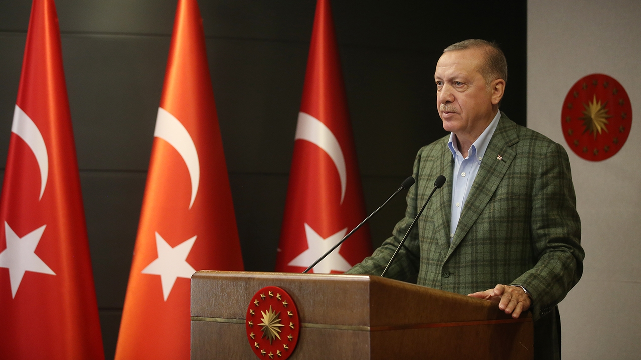 Erdoğan'dan şiir sürprizi...