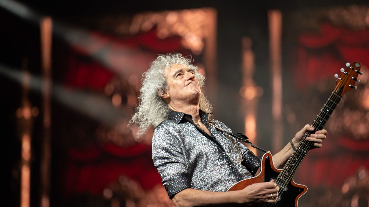 Queen'in gitaristi kalp krizi geçirdi