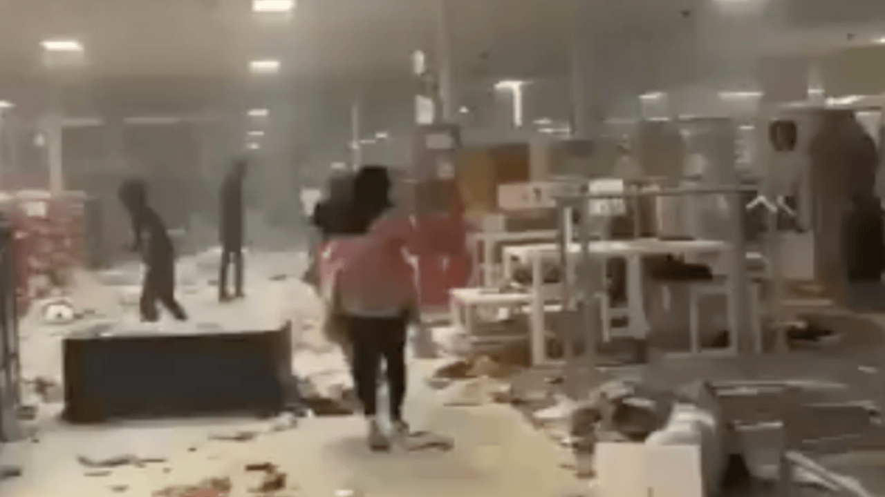 George Floyd protestoları yağmaya dönüştü