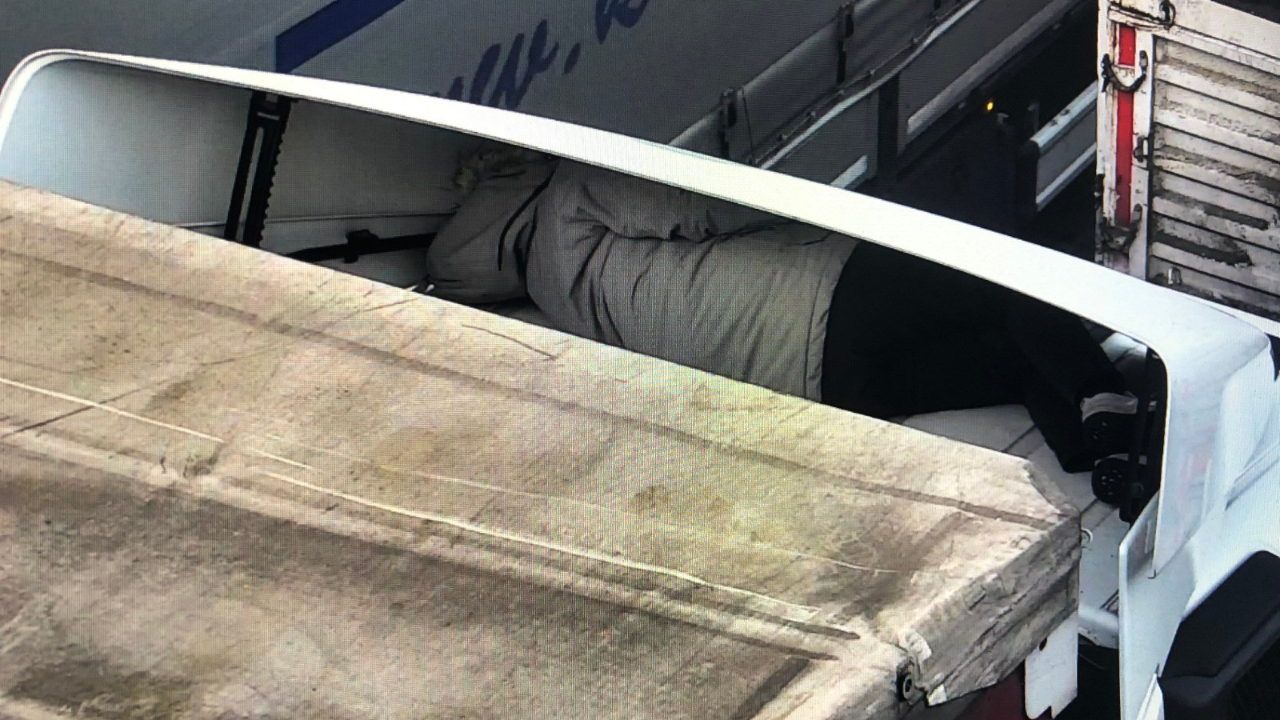 Sarp Sınır Kapısı'ndan kaçak girmek isterken yakalandı
