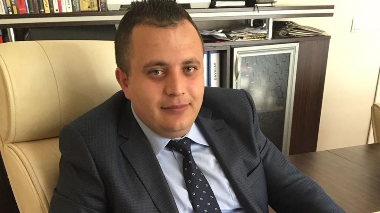 OdaTV yazarı kendisini 'AK Parti'ye oy verdim' diyerek savundu!