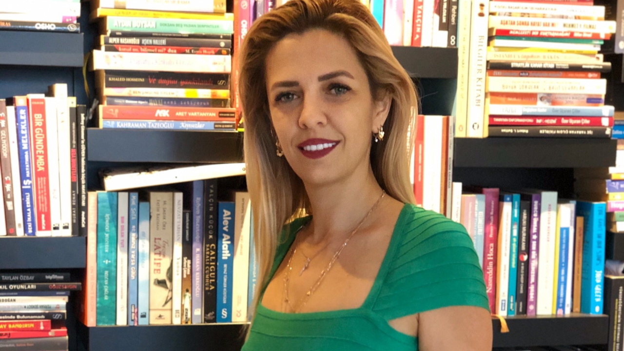 Aslı Güder, ABD'de siyah-beyaz çatışmasına dikkati çekmişti...