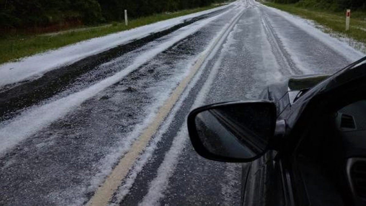 İstanbul Çatalca'da yollar beyaza büründü