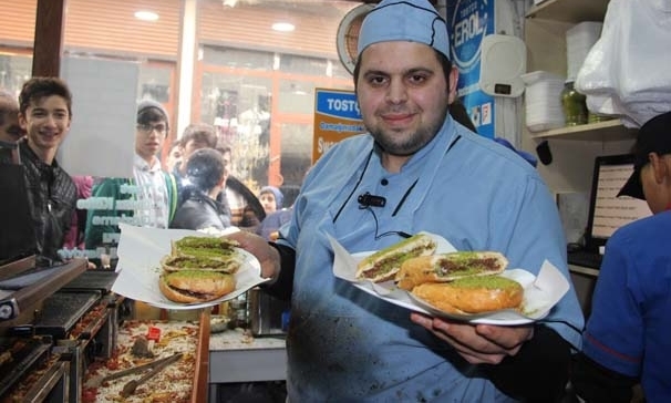 Yaptığı tostları sosyal medyada paylaştı, fenomen oldu...