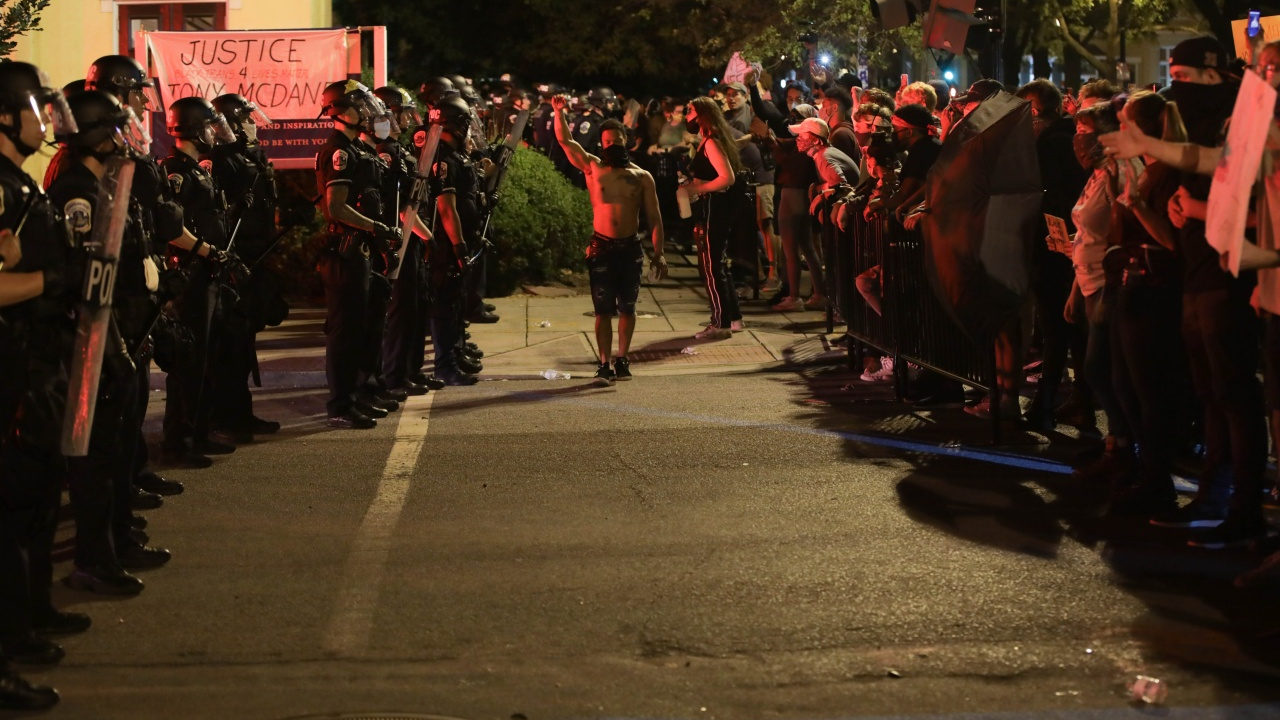 Beyaz Saray'daki protestolarda tansiyon yükseldi