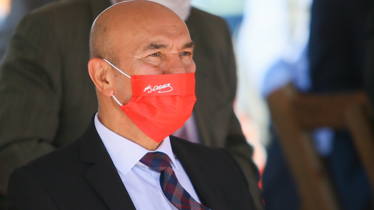 Tunç Soyer, maskeye de Atatürk'ü alet etti!