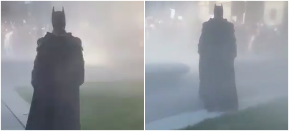 Sislerin arasından Batman çıktı!
