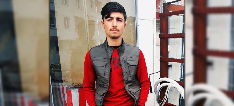 Ezan kavgasında kan aktı
