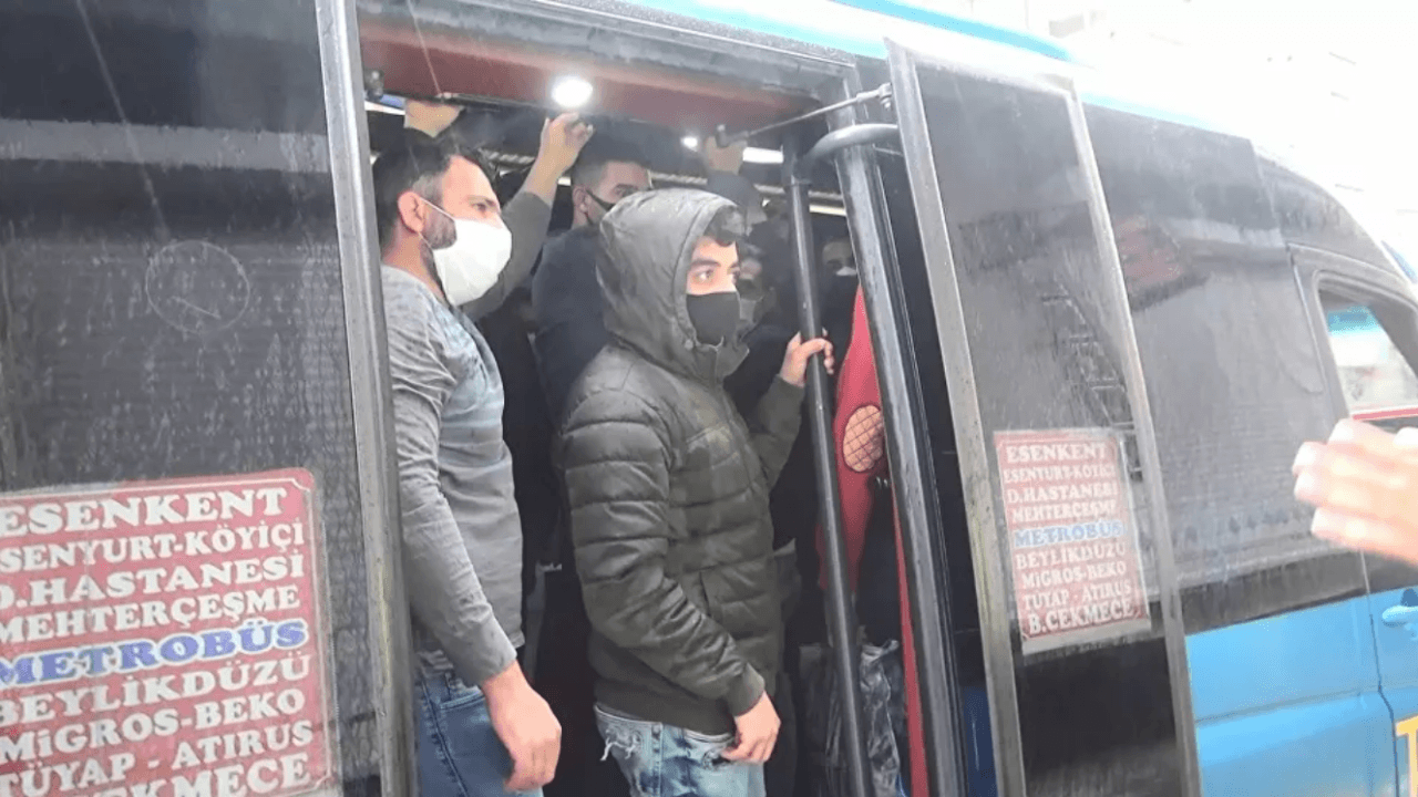 Minibüsçü suçu yolculara attı