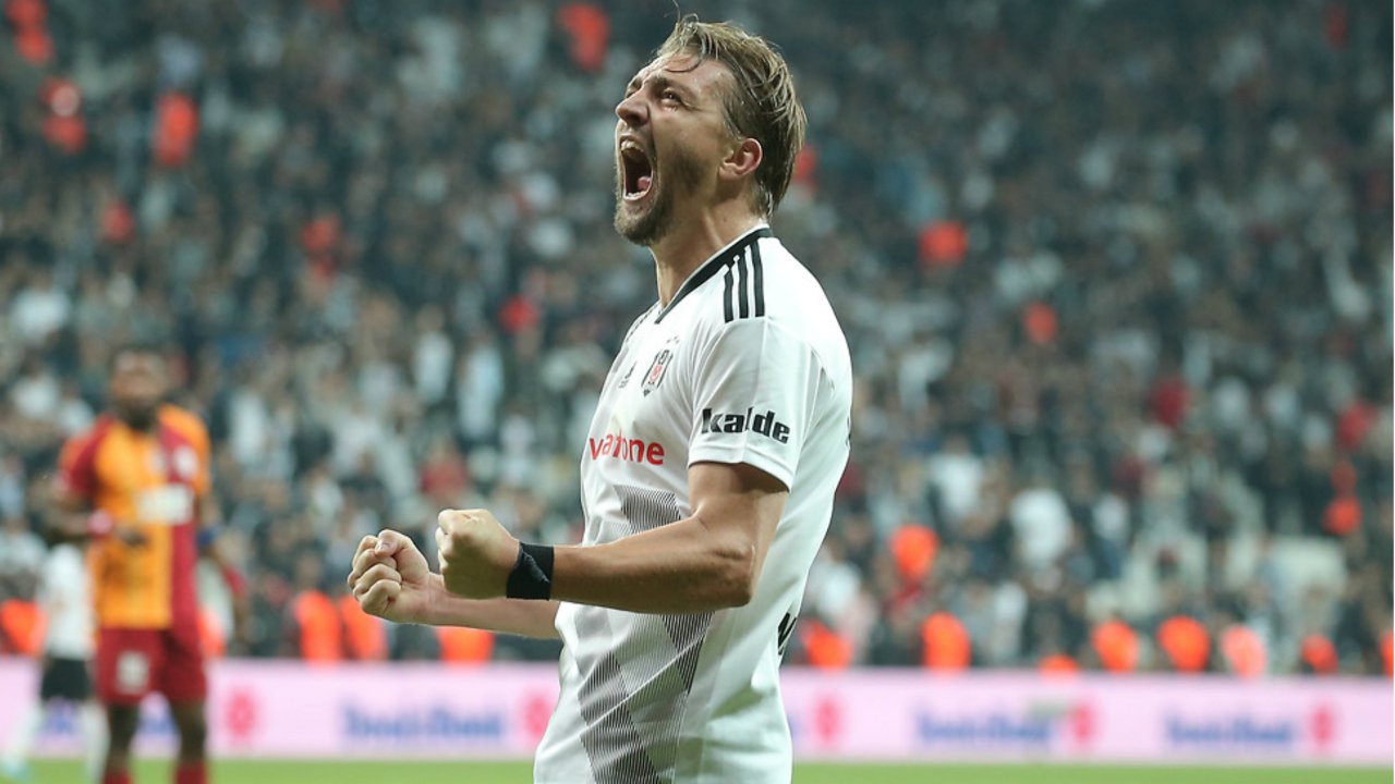 Caner Erkin'in paylaşımının altından Fenerbahçe çıktı