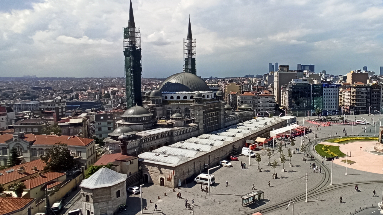 Taksim Camii'nde çalışmalar yeniden başladı