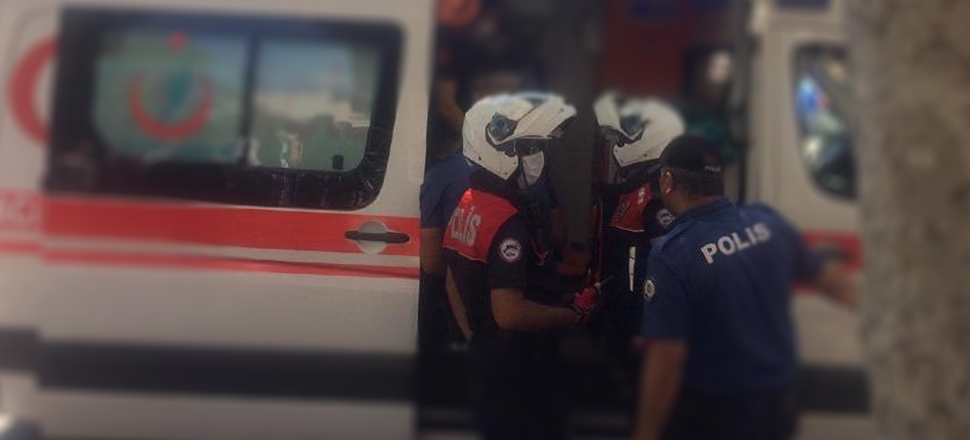 Son dakika... İş yerine gittiği eski erkek arkadaşının yüzüne kezzap attı