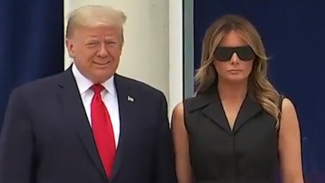Son dakika... Görüntüler sosyal medyada viral oldu! Donald Trump: Melania gülümse çekiyorlar