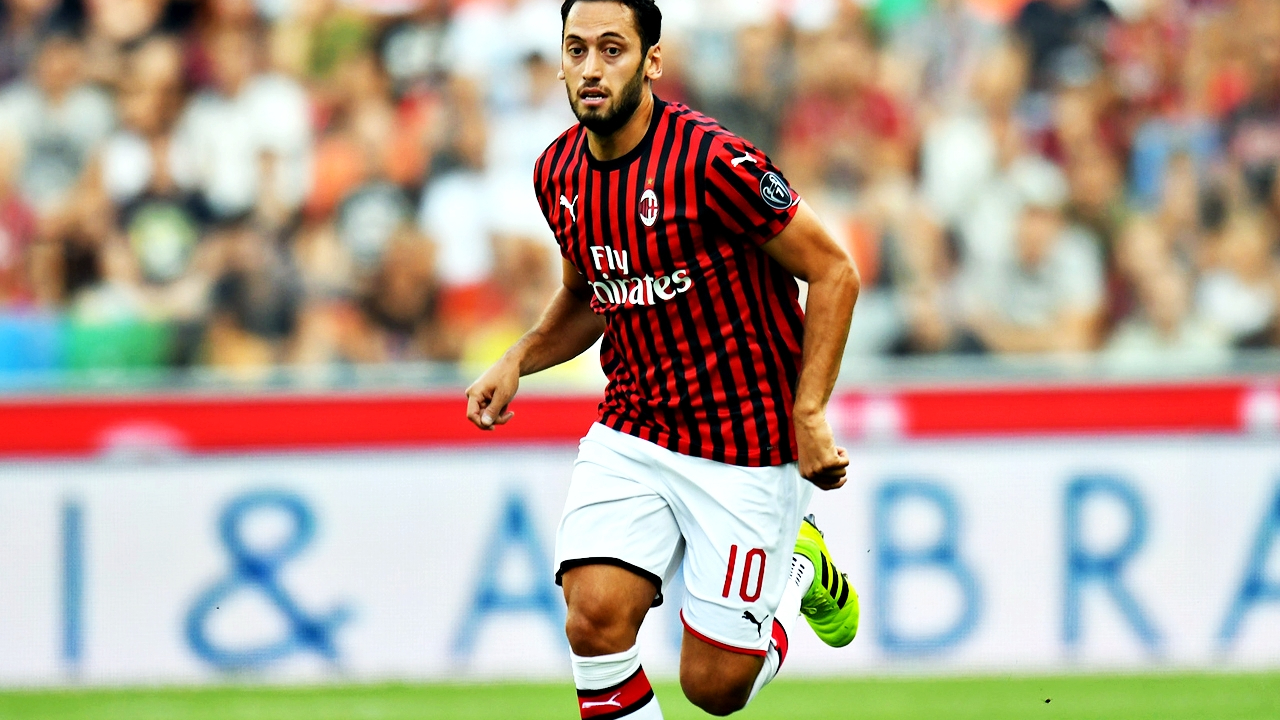 Galatasaray'dan Hakan Çalhanoğlu bombası! İmza için tarih verdiler...