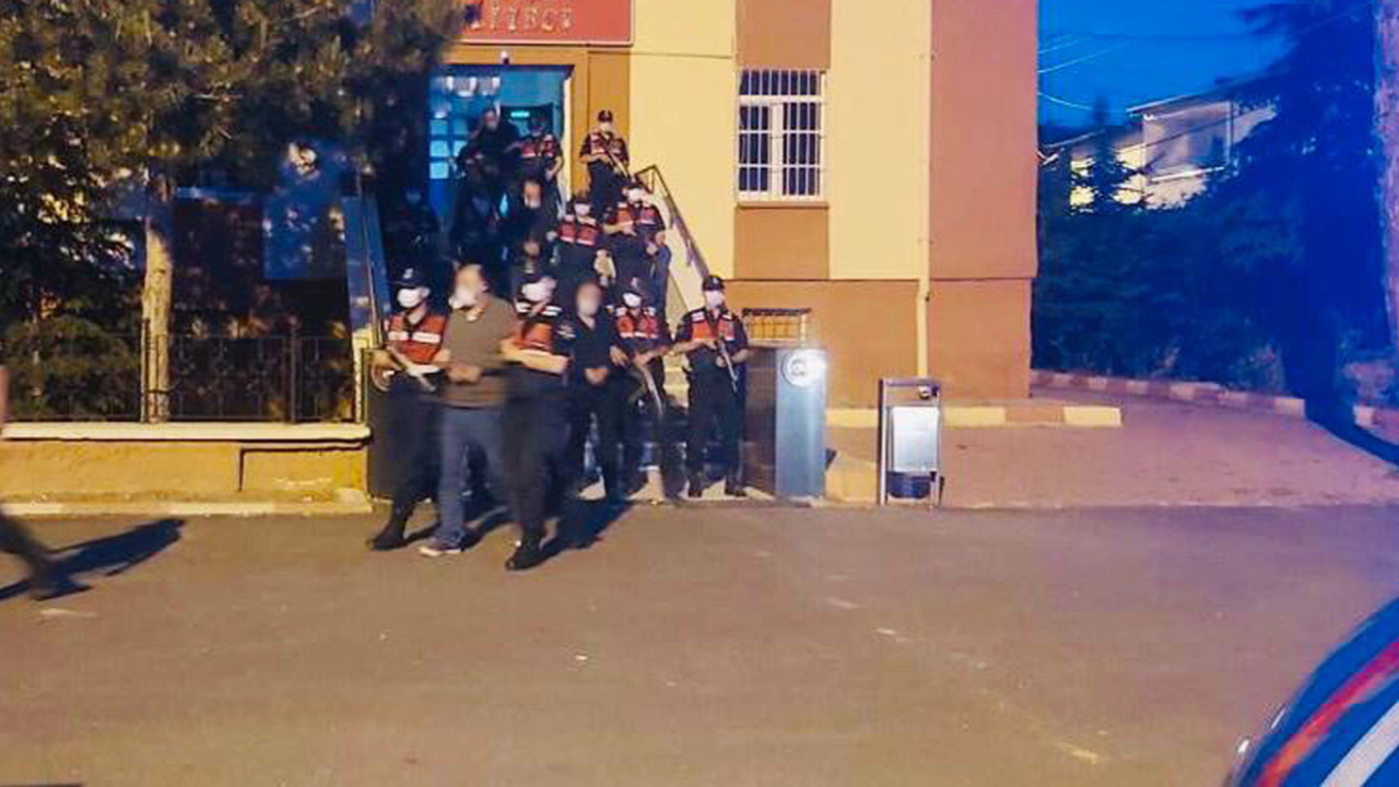 12 yıl önce öldürülen kişinin katil zanlılarını, jandarmanın "özel ekibi" yakaladı