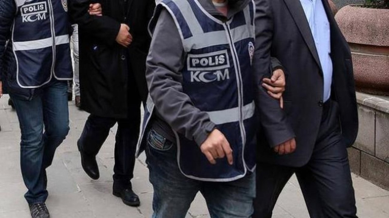 FETÖ şüphelileri sahte kimliklerle yakalandı
