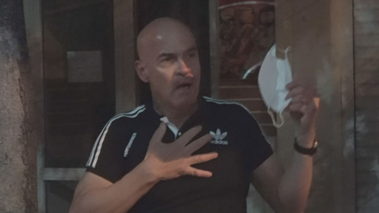 Vukuatları bitmeyen gizemli Amerikalı, sınır dışı!