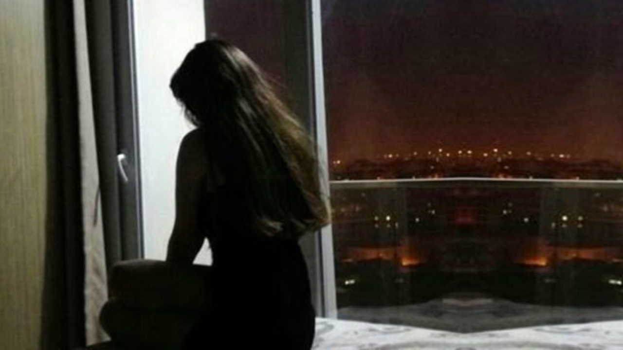 Üç kızını da kandırıp sünnet ettirdi