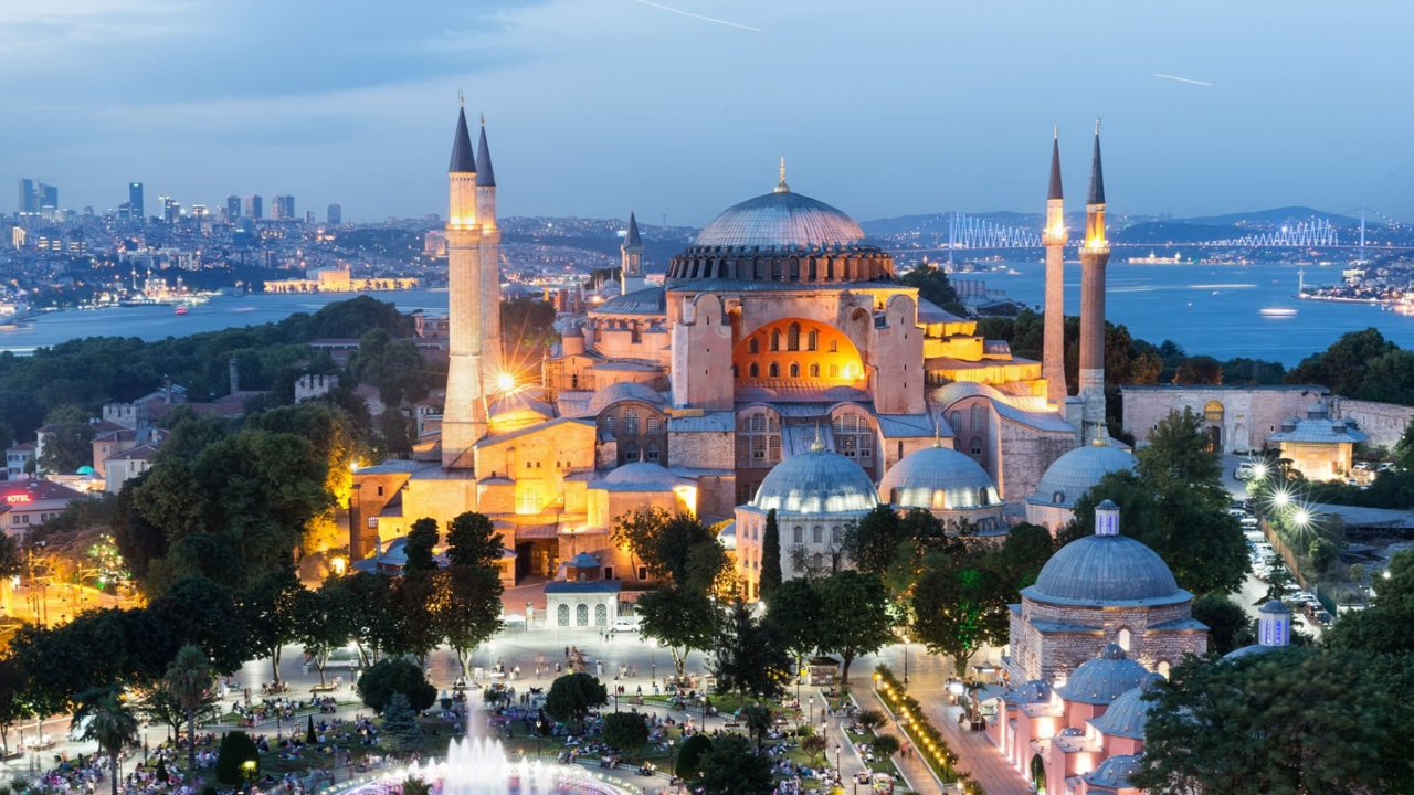Ayasofya bir Osmanlı külliyesidir...