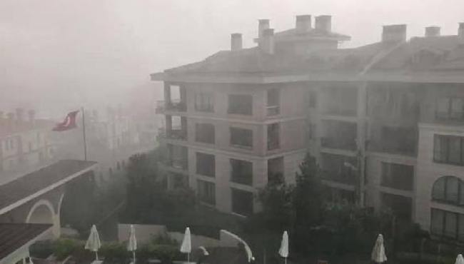 İstanbul'da görülmemiş fırtına! Kümülonimbus kabusu geri döndü