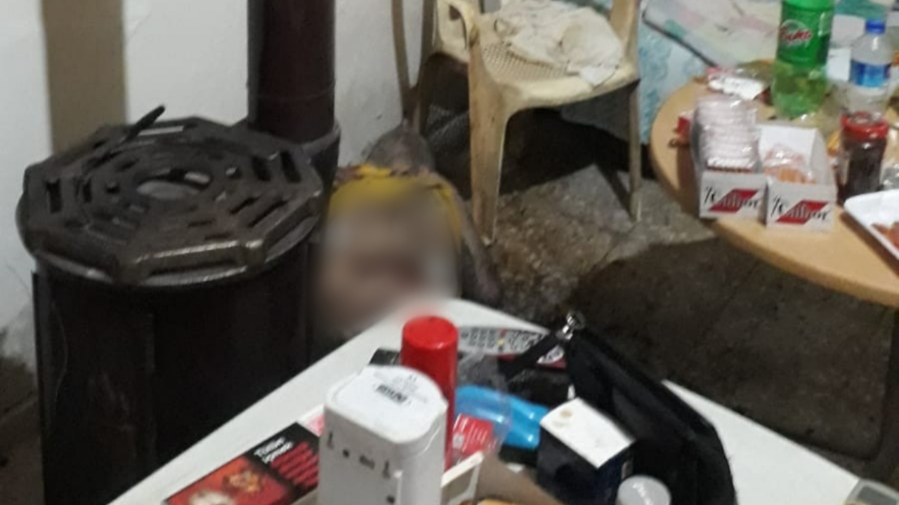Yanmış cesedi evinde bulundu!