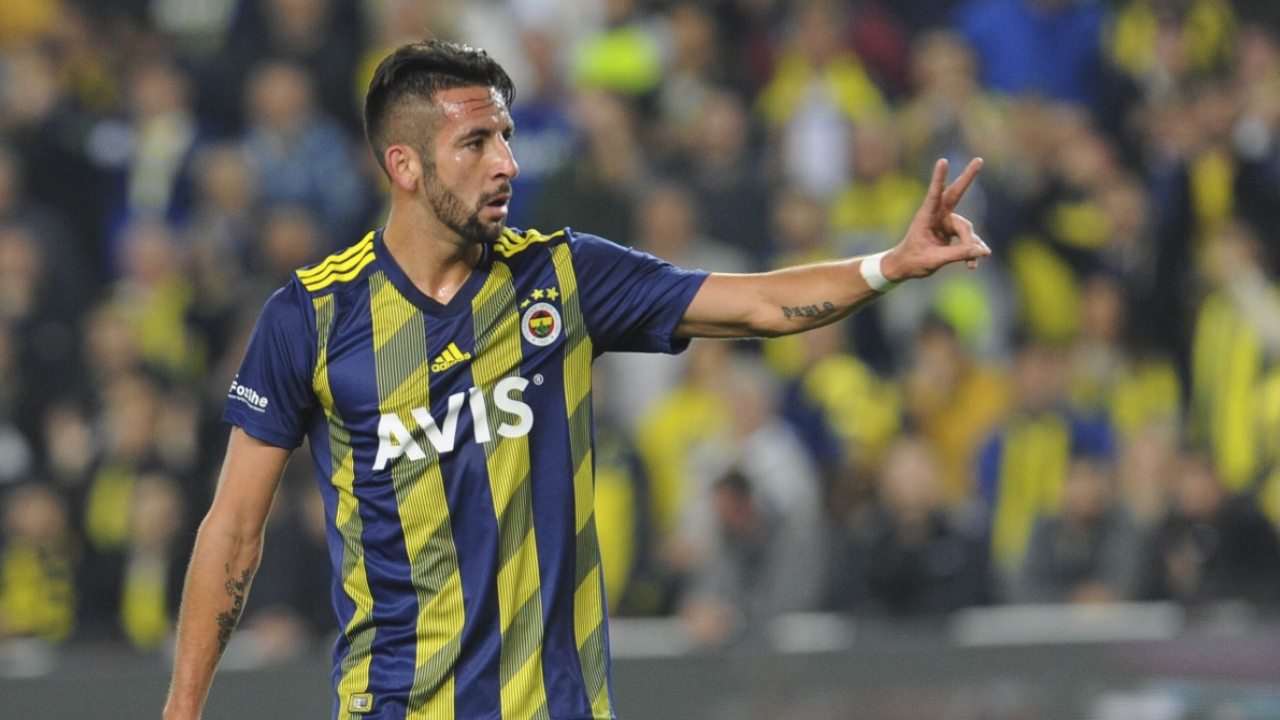 Fenerbahçe, Mauricio Isla ile yolları ayırdığını resmen açıkladı