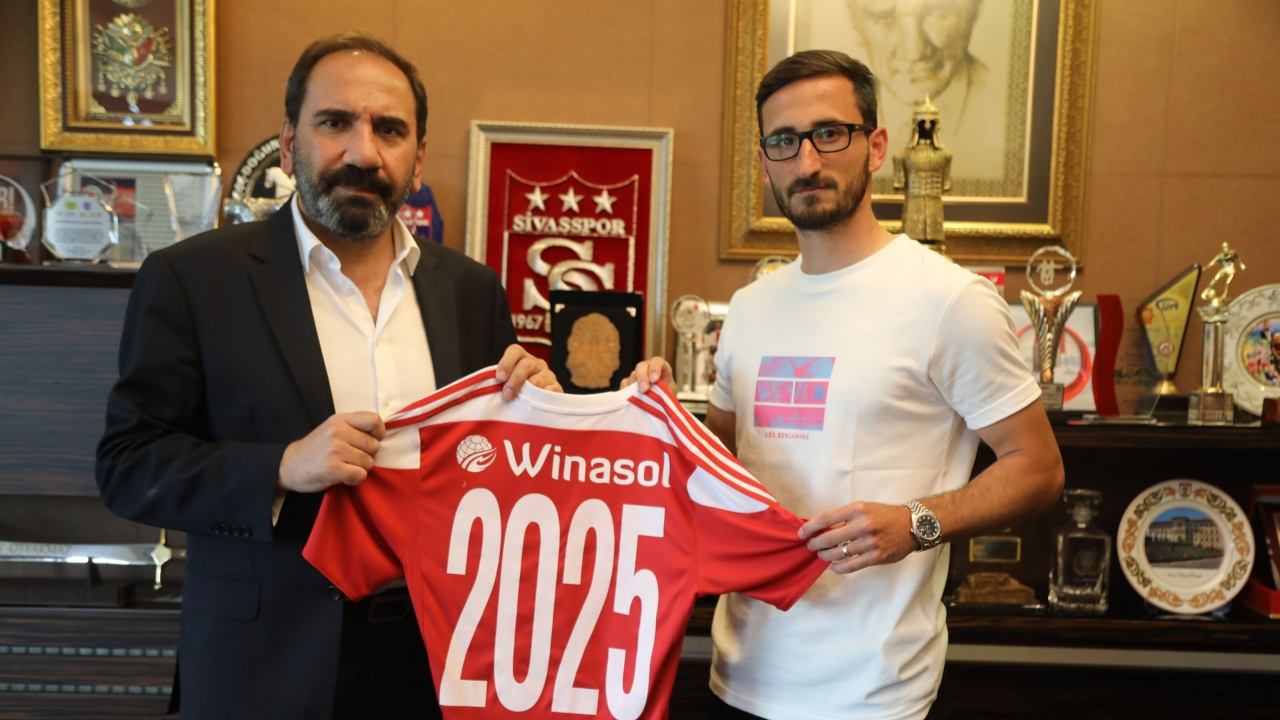 Galatasaray istemişti! Sivasspor ile sözleşme yeniledi!