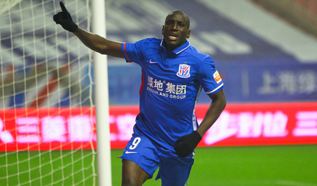 Beşiktaş Demba Ba'ya maaş da vermeyecek!