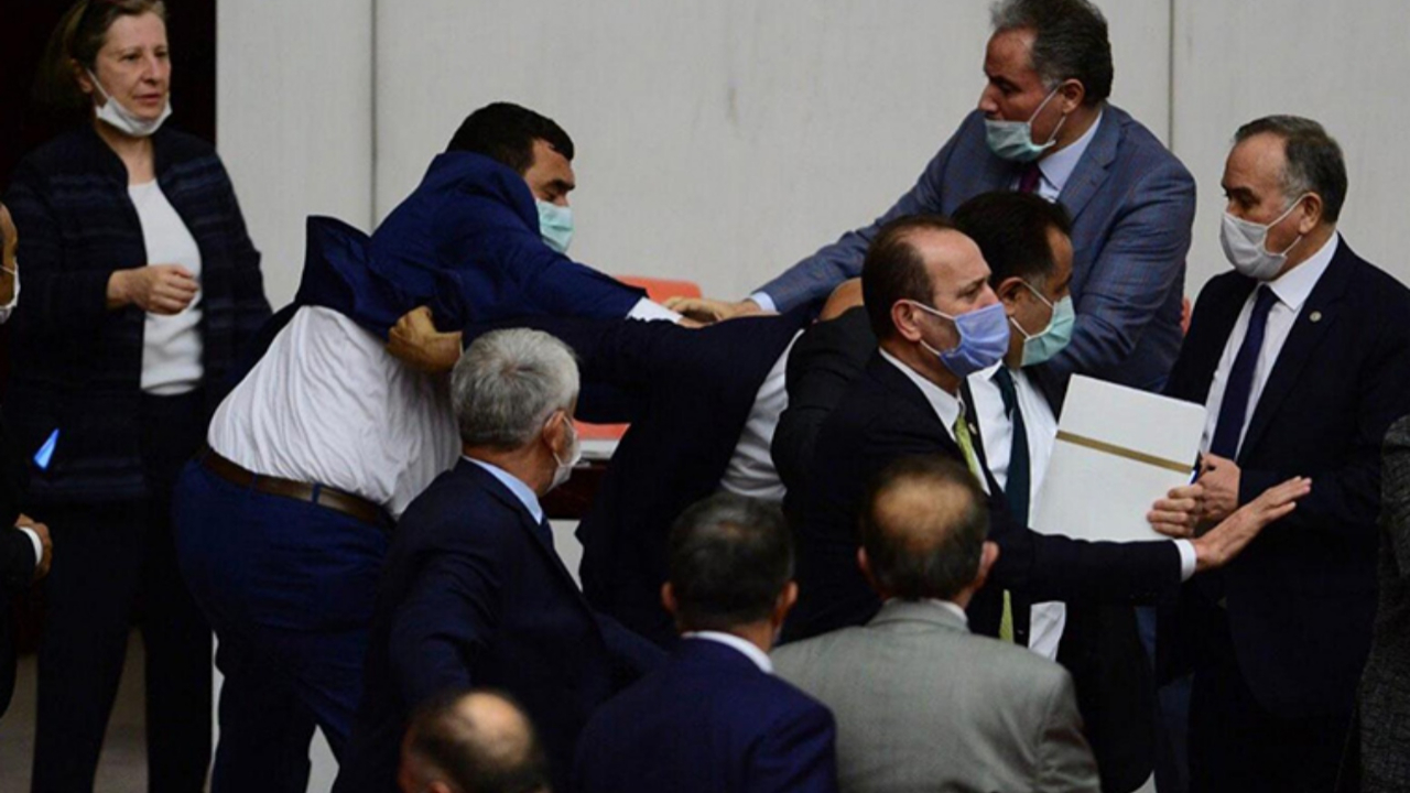 İşte Meclis'teki yumruğun fotoğrafı