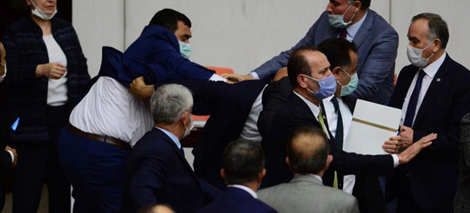 İşte Meclis'teki yumruğun fotoğrafı