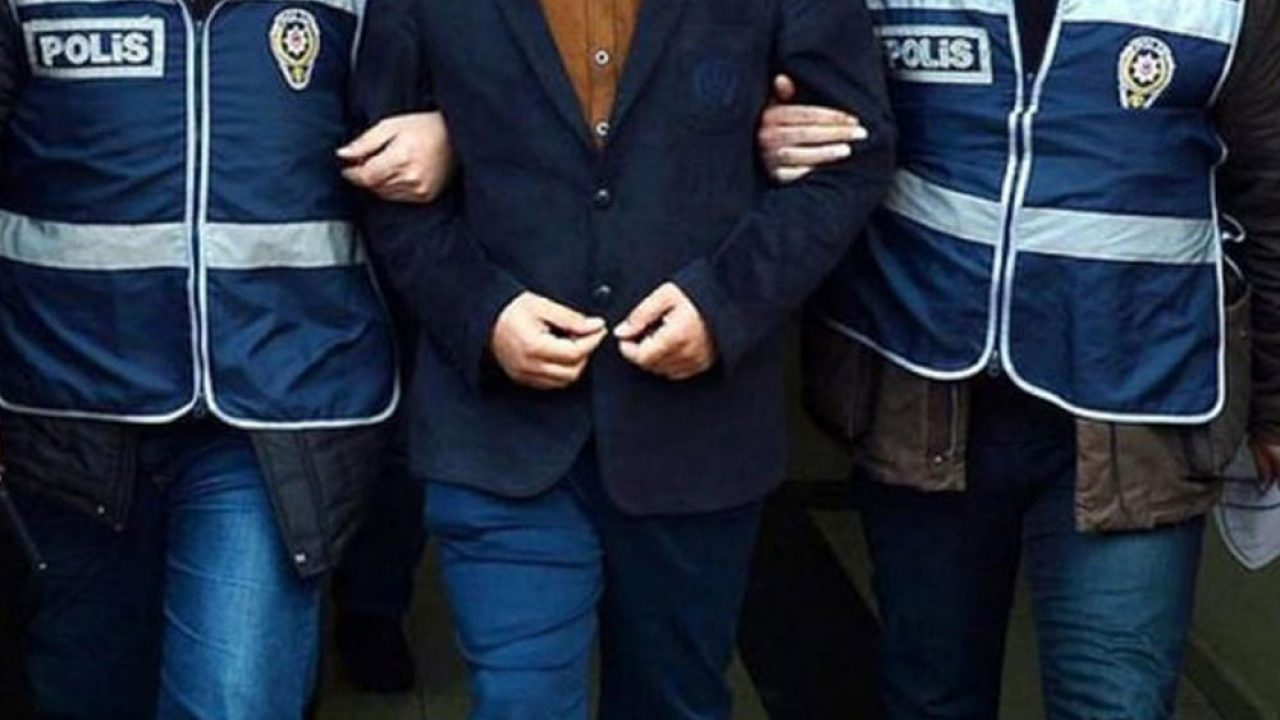 Kardeşini öldürdü, cesedini yaktı!